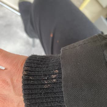 A101 Reyonunda Kırık Ambalaj Çamaşır Suyu