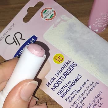 Golden Rose Lipbalm İçinden Kıl Çıktı.