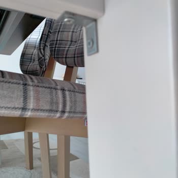 Kelebek Mobilya Masa Kusurlu Tamirat