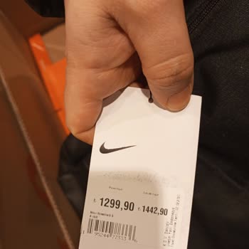 Nike Sırt Çantası Etiket Fiyat Farkı