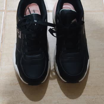 Lotto Ayakkabı Hatalı Üretimden Kaynaklı