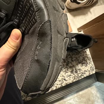 Skechers Ayakkabılar Yan Kısımlardan Yırtılıyor
