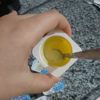 Sütaş Büyümix Yoğurt Kokuyor Ve Ekşimsi Tadi Var