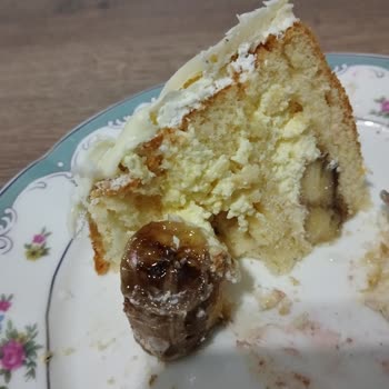 Şengöz Baklava & Pasta Bozuk Pasta Satılıyor