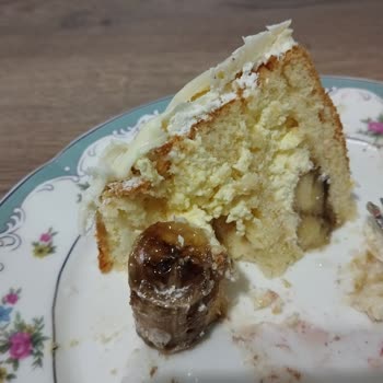 Şengöz Baklava & Pasta Bozuk Pasta Satılıyor