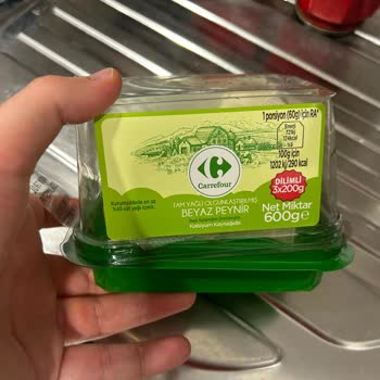 Carrefour SA Vakumlu Peynir İçerisinde Sinek Çıktı!