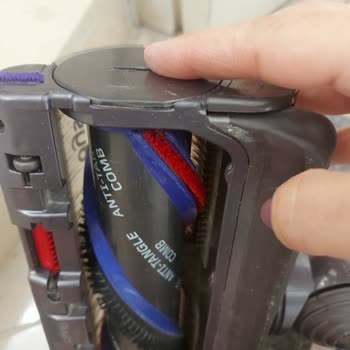 Dyson V15 Süpürge Başlığı Çıkmıyor