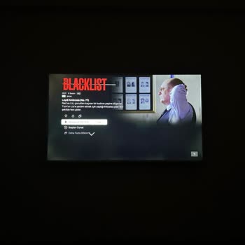 A101 Onvo 65'' TV Ekranda Aşırı Işık Sızması