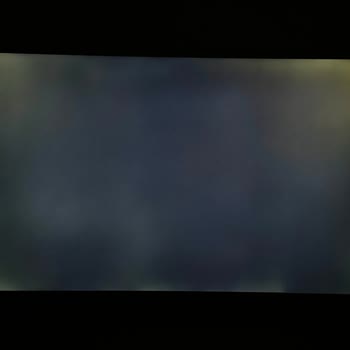 A101 Onvo 65'' TV Ekranda Aşırı Işık Sızması