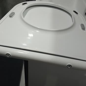 Bien Seramik Klozet Takımının Sabitleyici Aparatları Kırıldı.