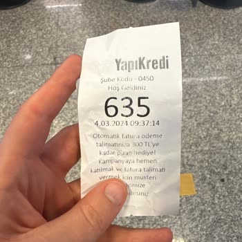 Yapı Kredi Bankası Yatırımcı Gözüyle Zeytinburnu Şubesi Bekleme Süreci