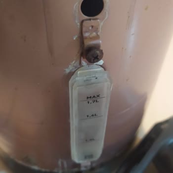 Fakir Çay Makinesinin Kulpu Kopuyor