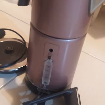 Fakir Çay Makinesinin Kulpu Kopuyor