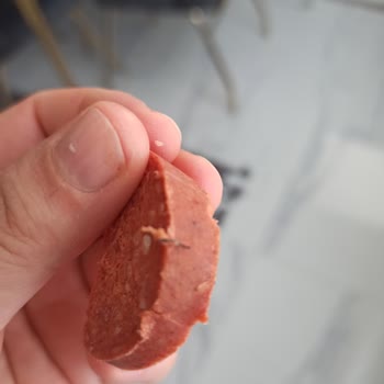 Migros Namet Sucukta Kıl Çıktı