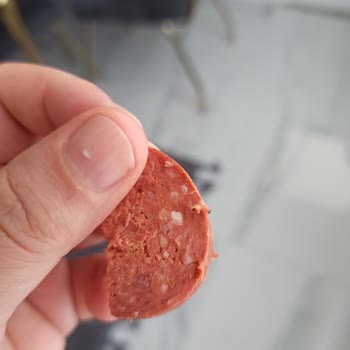 Migros Namet Sucukta Kıl Çıktı