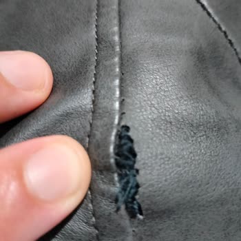 DeFacto Suni Mont Yırtıldı