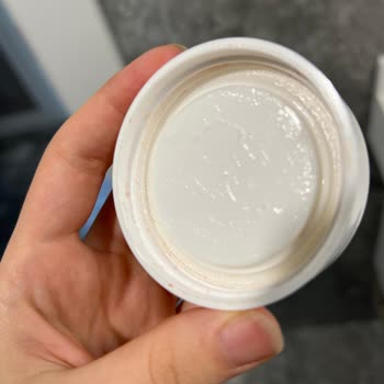 Cream Co. Nemlendiricinin Jiletinin Topaklanması
