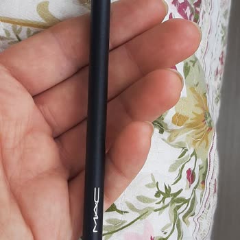 Mac Cosmetics Göz Kalemlerinde Küf Sorunu