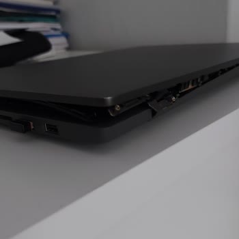 Lenovo Bilgisayar Kalitesiz Menteşe, Garanti Hayal Kırıklığı