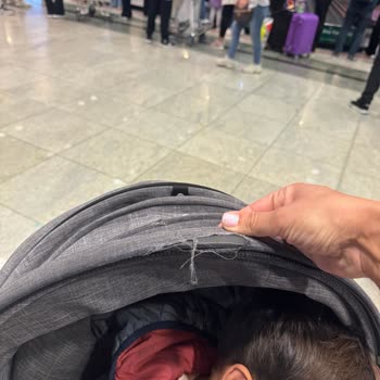 THY Anadolu Jet Hasarlı Bebek Arabası