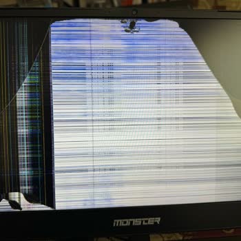 Monster Notebook Teknik Servisten Ekranım Kırık Geldi