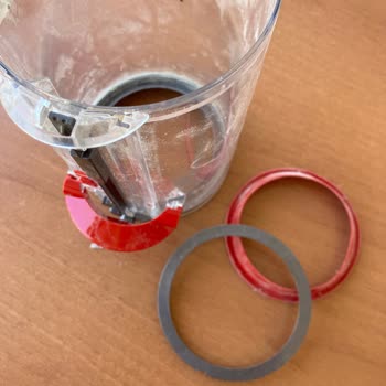 Dyson V15 Hazne Silikonu Sorunu