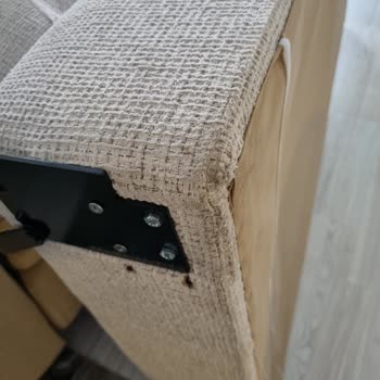 Kelebek Mobilya Hatalı Renk Ve Defolu Ürün Teslimi