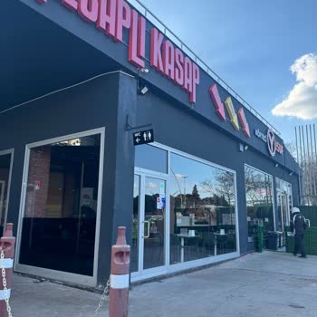 Köfteci Yusuf' Tan Şikayetçiyim İlgilenen Personelleri Yoktur