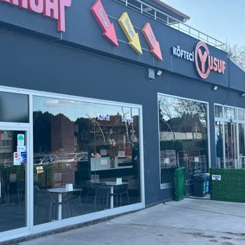 Köfteci Yusuf' Tan Şikayetçiyim İlgilenen Personelleri Yoktur