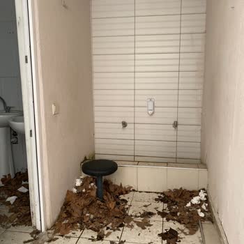 Serdivan Gölpark Sosyal Tesisleri Pislik İçinde