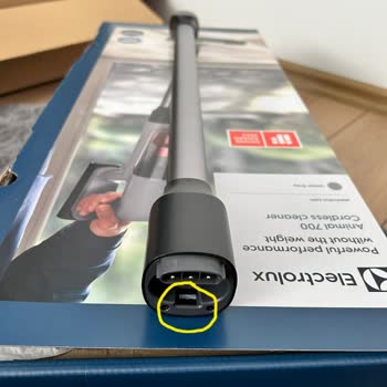 Electrolux Dikey Şarjlı Süpürge Boru Tırnağı Kırılması