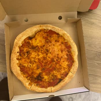 Pizza Hut Salçalı Ekmek Gönderiyor