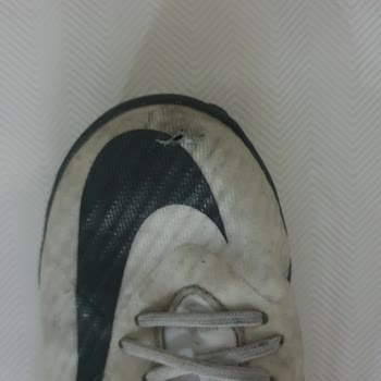 Kısa Sürede Deforme Olan Halısaha Ayakkabısı Nike Pişmanlıktır.