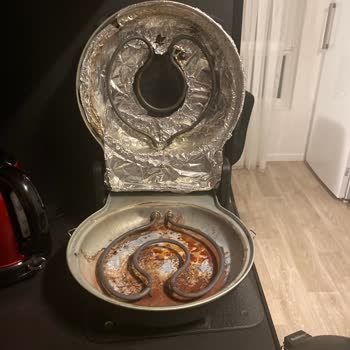 Taş Fırın Daha Birkaç Ay Önce Aldığım Taş Fırınımın Kapağında Ve Altı Paslanmış