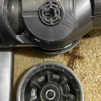 Dyson V15 Detect Absolute Başlık Problemi