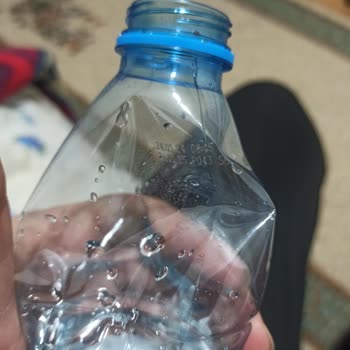Pınar Su Pet Şişenin Çok İnce Olup Kağıt Gibi Bükülmesi