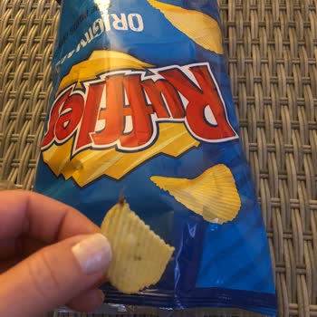 Ruffles Cipsin İçinden Plastik Böcek Benzeri Bir Şey Çıktı