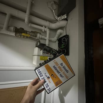 TurkNet Apartmanımızın Görüntüsüne Zarar Veren Kablosuz İşçilik