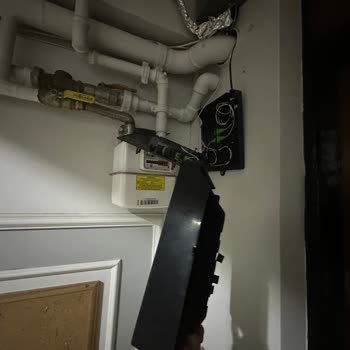 TurkNet Apartmanımızın Görüntüsüne Zarar Veren Kablosuz İşçilik