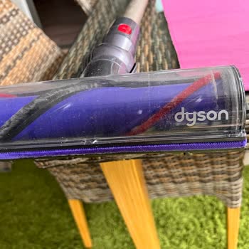 Dyson Kablosuz V8+ Animal Süpürge Başlığı Değişimi Hakkında