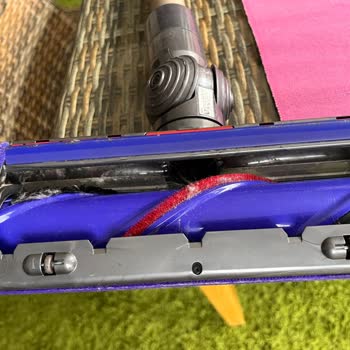 Dyson Kablosuz V8+ Animal Süpürge Başlığı Değişimi Hakkında