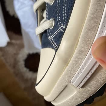 Fashfed Yırtık Kutu Ve Kirli Ayakkabı