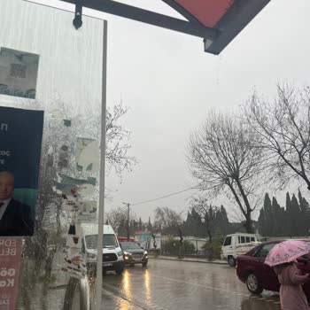 Körfez Birlik Durakta Durmadı Yağmurda