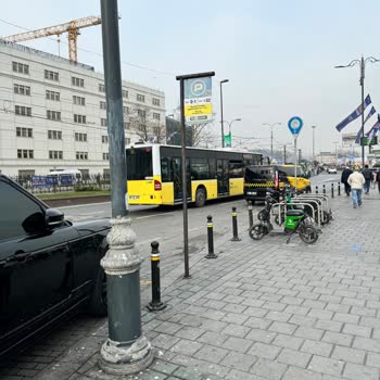 İBB - İstanbul Büyükşehir Belediyesi Bn 1 Hattı Gelmiyor