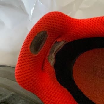 Adidas Ayakkabı Topuk Kısımları Kısa Sürede Deforme Oldu