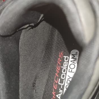 Skechers İç Astarı İki Ay İçinde Sağ Ve Sol Taraftan Deforme Oldu