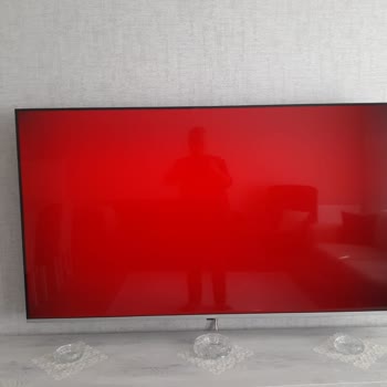 Grundig 65GHU9000 Ekran Köşe Kararması