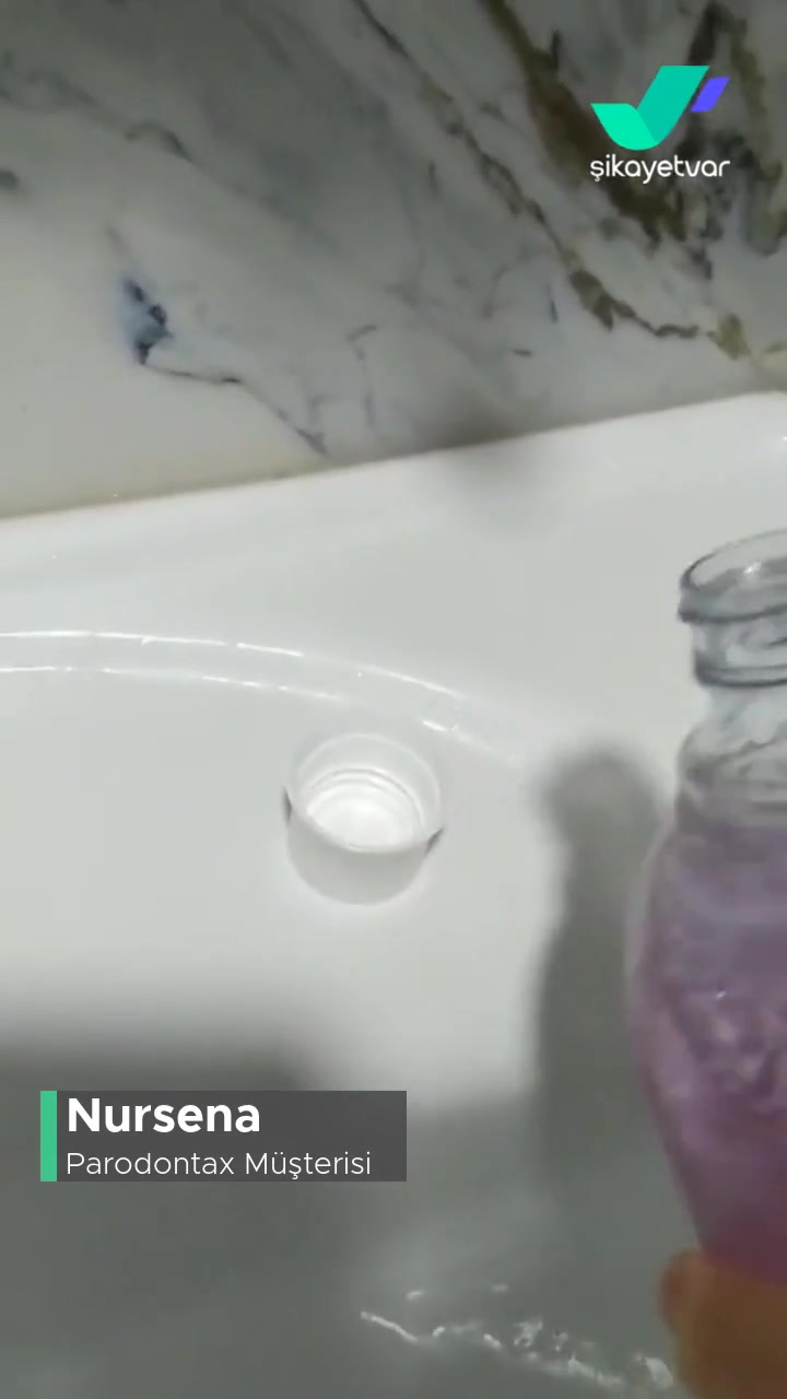 Parodontax Ağız Bakım Suyunun Kıvamı Tuhaf! videonun kapak resmi