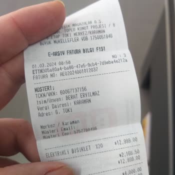 BİM Kasiyerinin Aktüel Ürünü Kapı Açılmadan Kendine Satın Alması