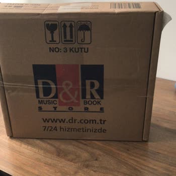 D&R İçi Boş Kutuda Gelen Sony Kulaklık